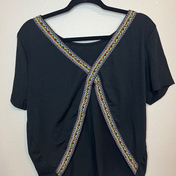 SHEIN Women's Open Back T-Shirt with Colorful Back.  Women's Size Large - Picture 5 of 8